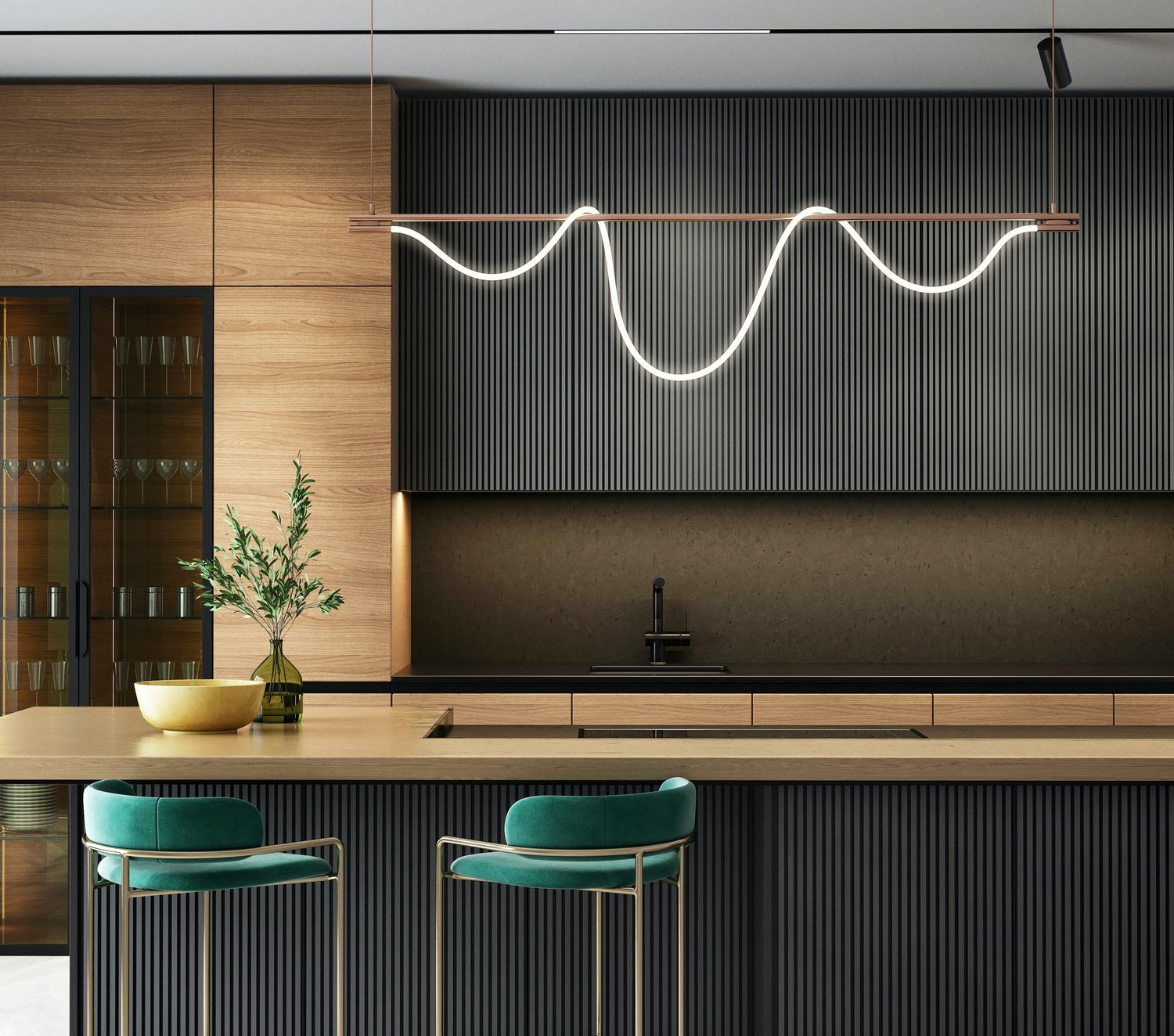 Hochwertige Küche mit dunkler Küchenfront von great kitchen